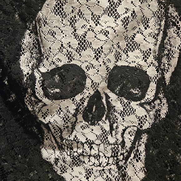 Express Mesh Skull Striped Lace Quarter Length Tee - Picture 3 of 6